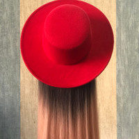 کلاه مودار قرمز با موی آمبره گلبهی روشن ( ویگ هت ) کد(۳۰۰۰5)